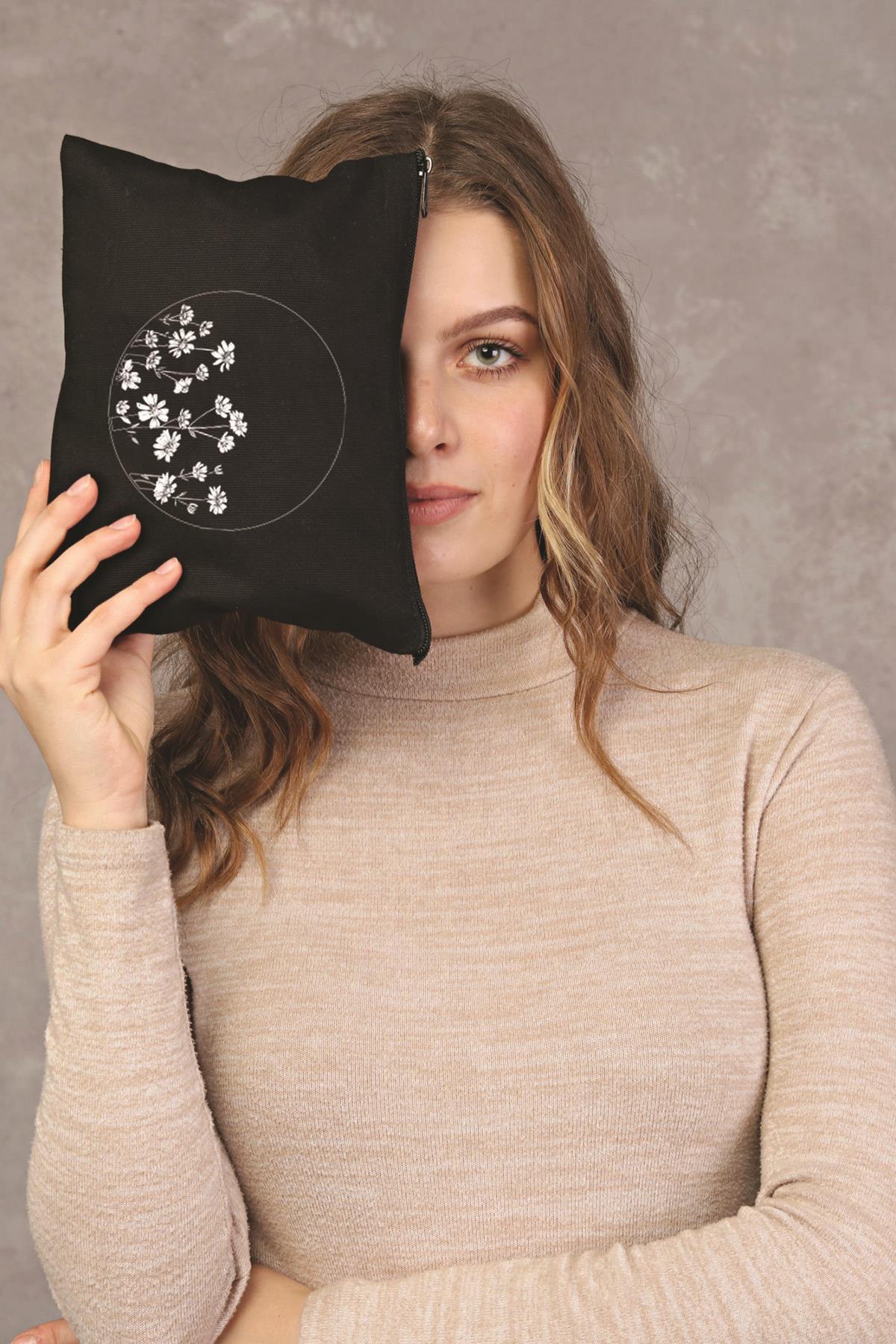 Clutch Çember Papatyalar Siyah Kanvas Makyaj Çantası