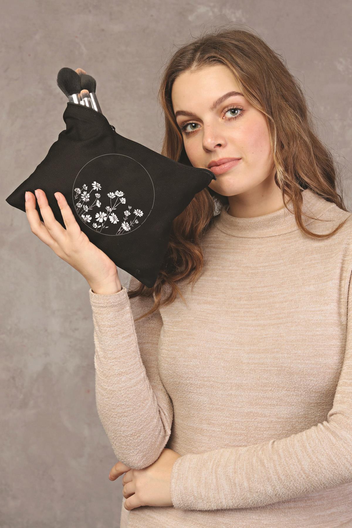 Clutch Çember Papatyalar Siyah Kanvas Makyaj Çantası