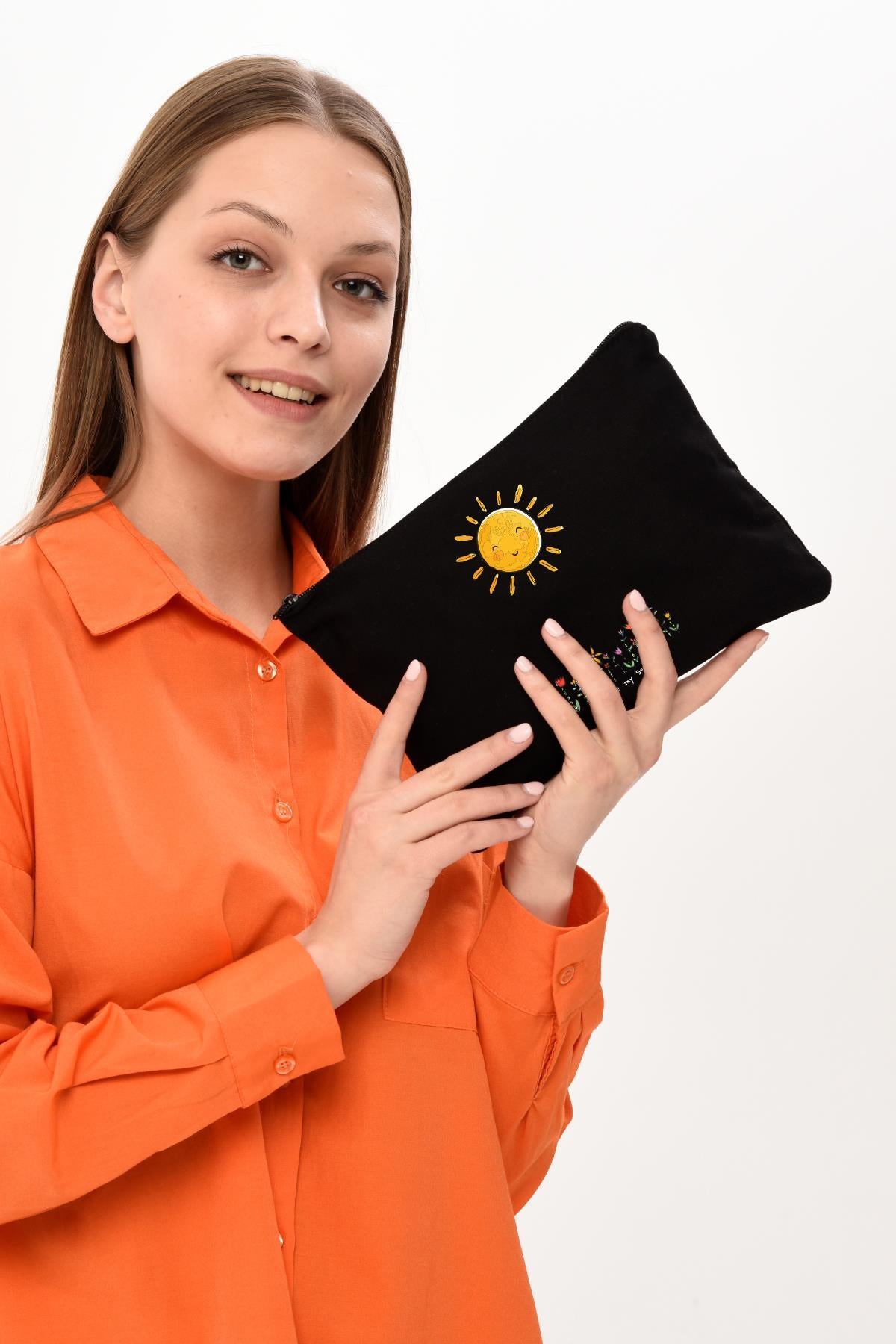 Clutch Gülümseyen Güneş Siyah Kanvas Makyaj Çantası