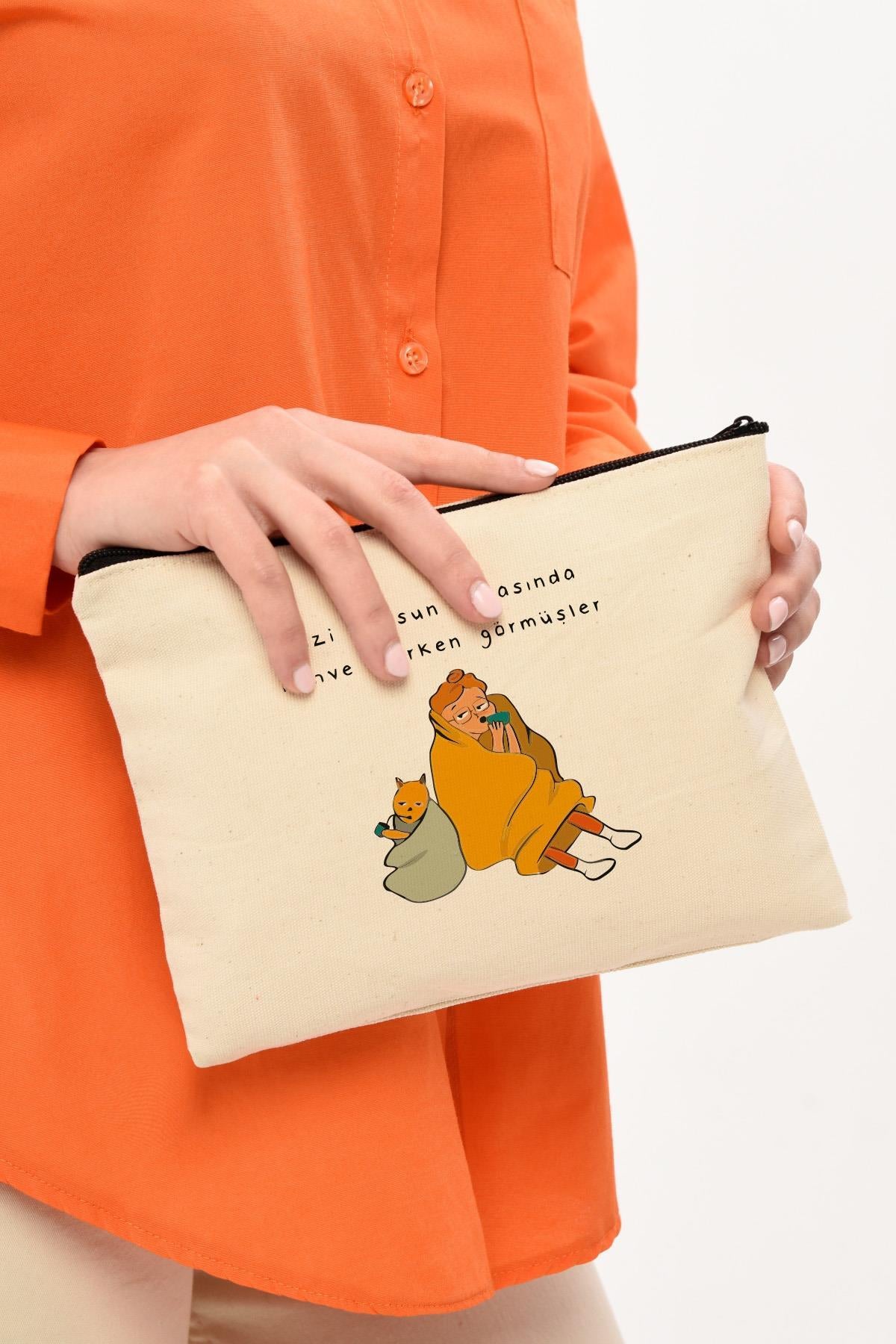 Clutch Kaos Baskılı Kanvas Makyaj Çantası