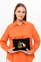 Clutch Kedili Kız Baskılı Siyah Kanvas Makyaj Çantası