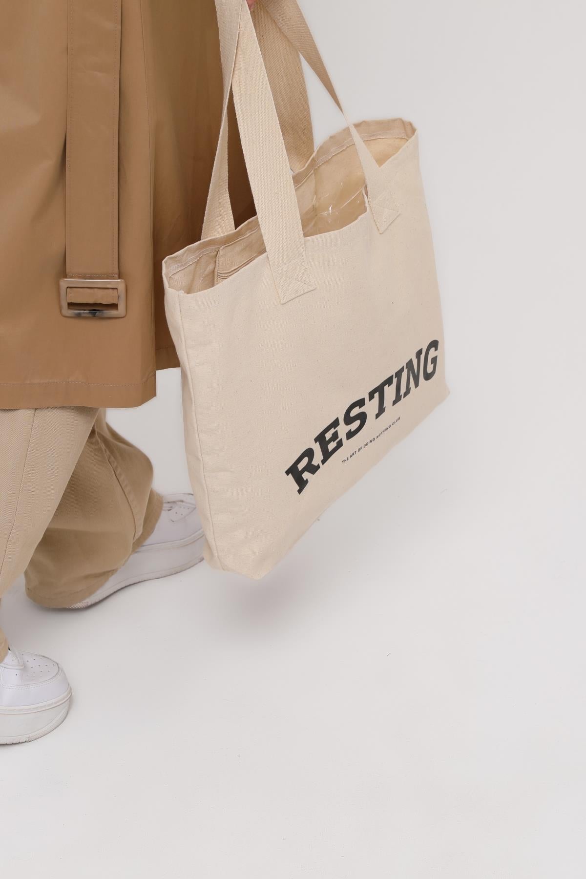Resting Baskılı Yatay Kanvas Bez Çanta