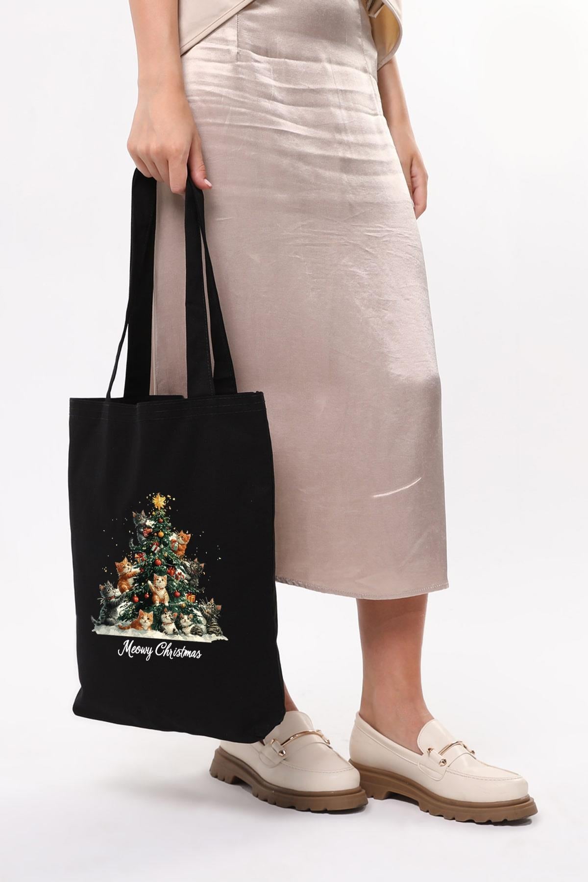 Siyah Kanvas Çam Ağacı Ve Şapkalı Kediler Baskılı Çanta