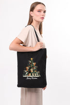 Siyah Kanvas Çam Ağacı Ve Şapkalı Kediler Baskılı Çanta