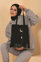 UZAYDAN İPLE İNEN ASTRONOT BASKILI SİYAH BEZ ÇANTA  (Tek Taraflı)